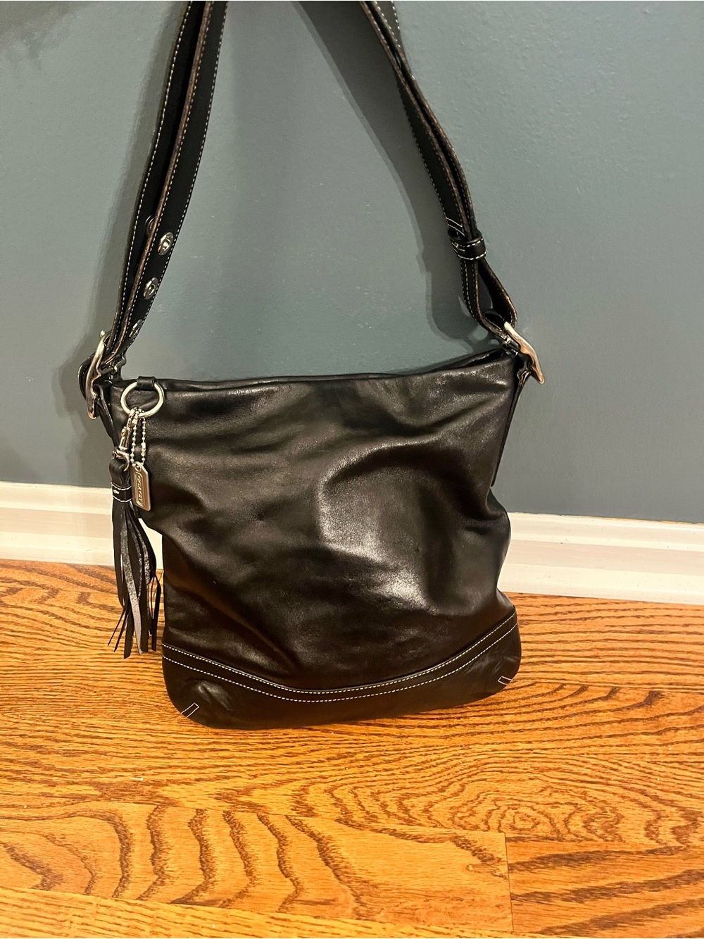 EUC vintage COACH 1415 black leather Legacy slim tassel duffle shoulder bag